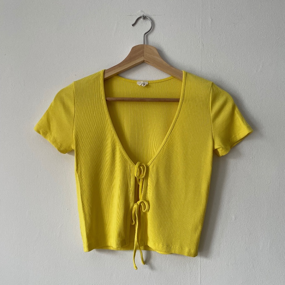 WILFRED FREE yellow t-shirt